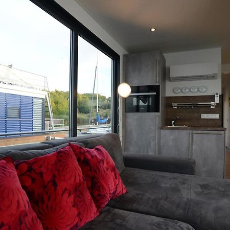 Hausboote Und Ferienhaeuser Marina Muecheln Mucheln Eksteriør bilde
