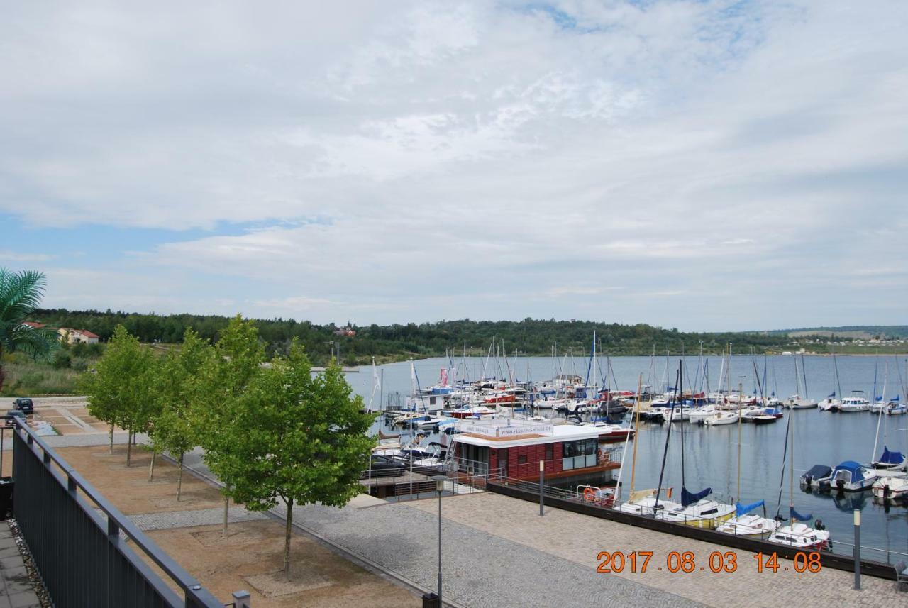Hausboote Und Ferienhaeuser Marina Muecheln Mucheln Eksteriør bilde