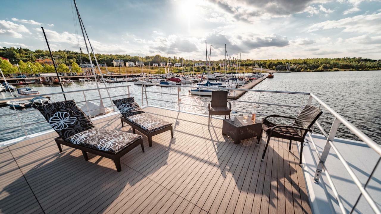 Hausboote Und Ferienhaeuser Marina Muecheln Mucheln Eksteriør bilde