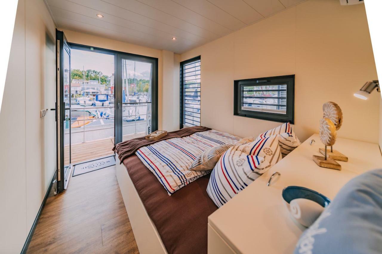 Hausboote Und Ferienhaeuser Marina Muecheln Mucheln Eksteriør bilde