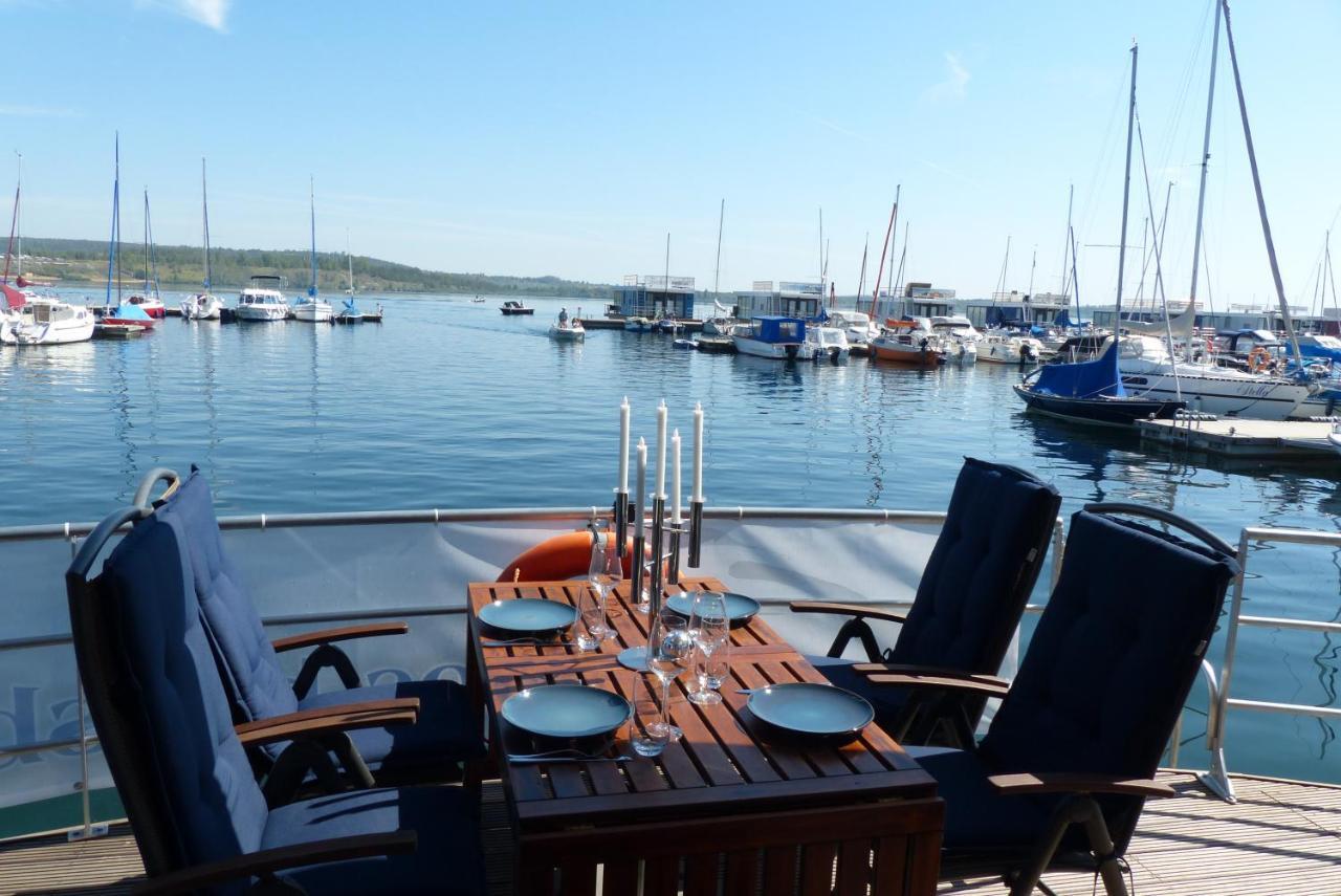 Hausboote Und Ferienhaeuser Marina Muecheln Mucheln Eksteriør bilde